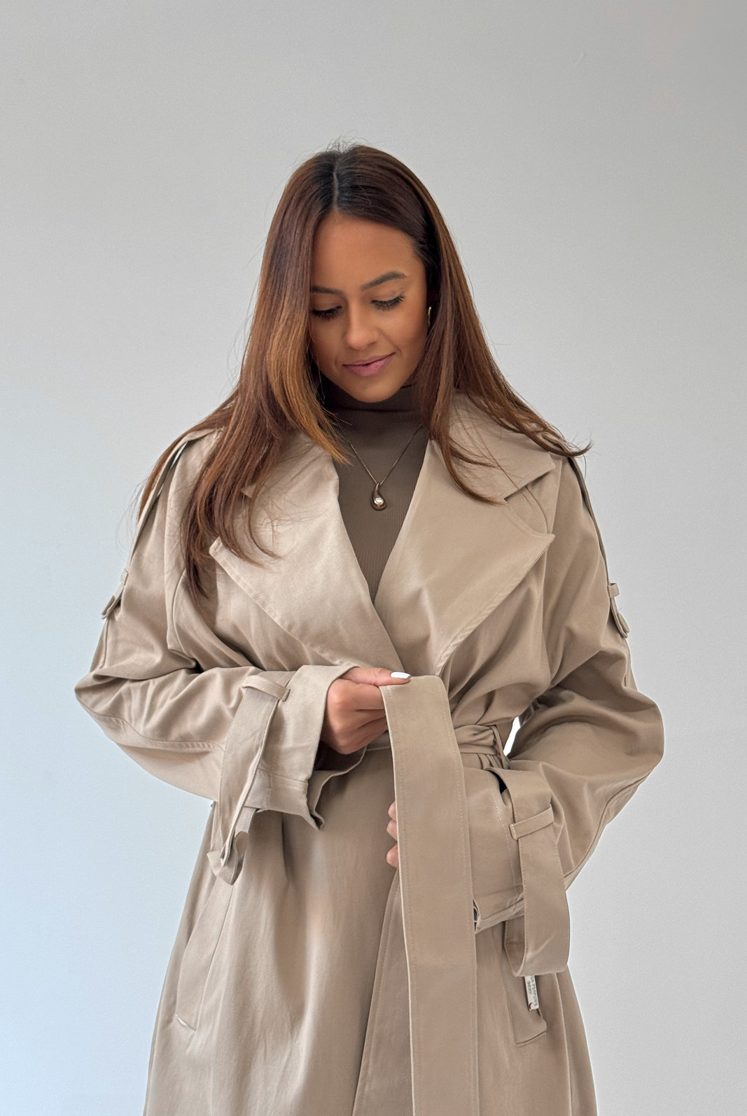 TRENCH COAT ALONGADO LESLY LANÇA PERFUME TRENCH COAT ALONGADO LESLY LANÇA PERFUME
