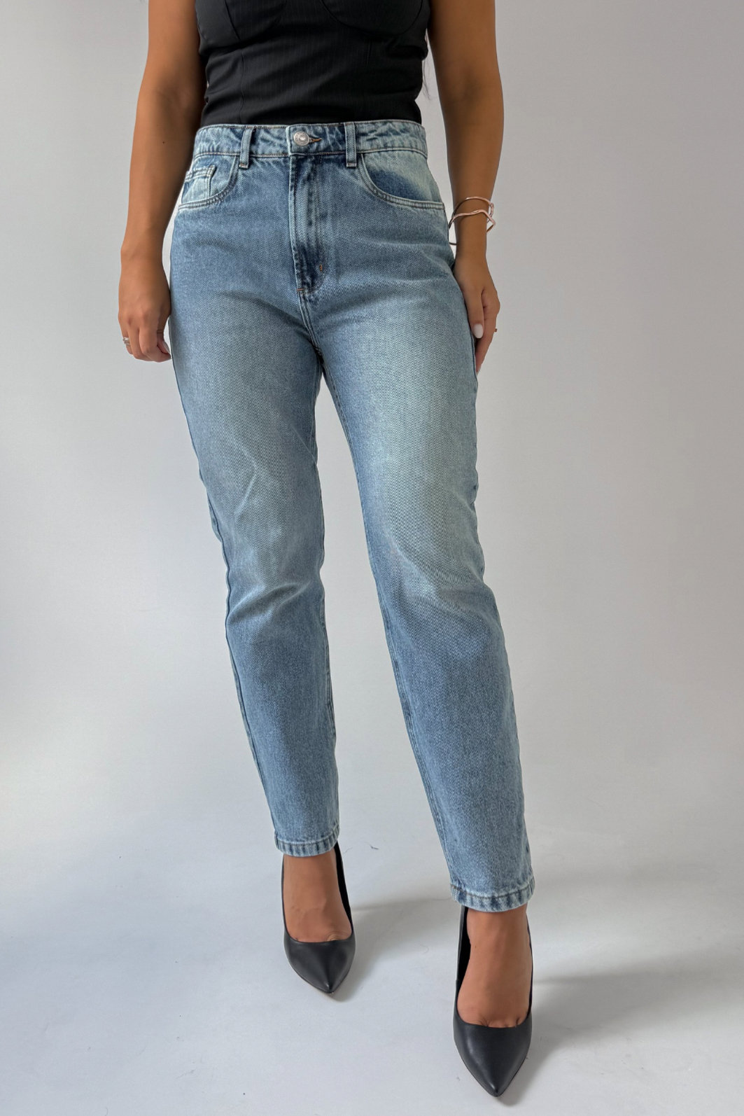 CALÇA JEANS MOM IASMIN MYFT