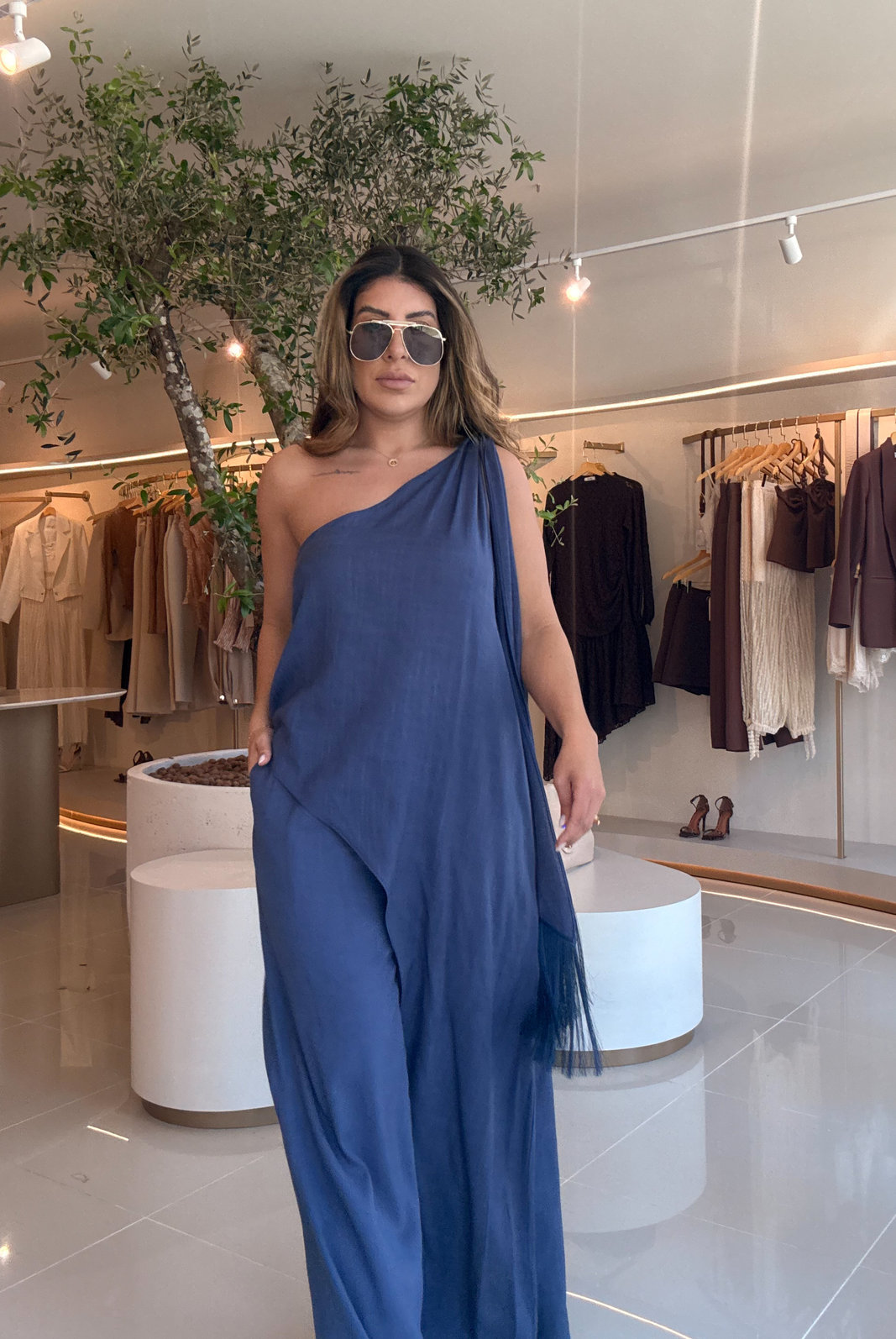 BLUSA OMBRO UNICO ALONGADA EM LINHO LUCIANE BLUSA OMBRO UNICO ALONGADA EM LINHO LUCIANE