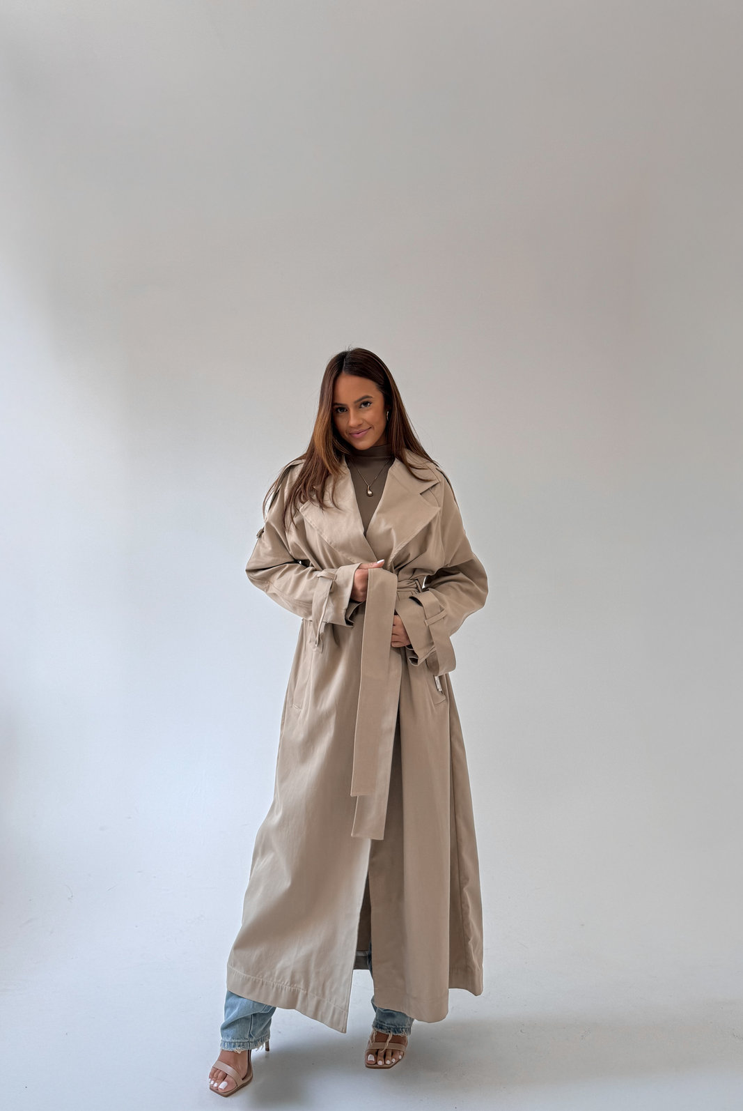 TRENCH COAT ALONGADO LESLY LANÇA PERFUME TRENCH COAT ALONGADO LESLY LANÇA PERFUME