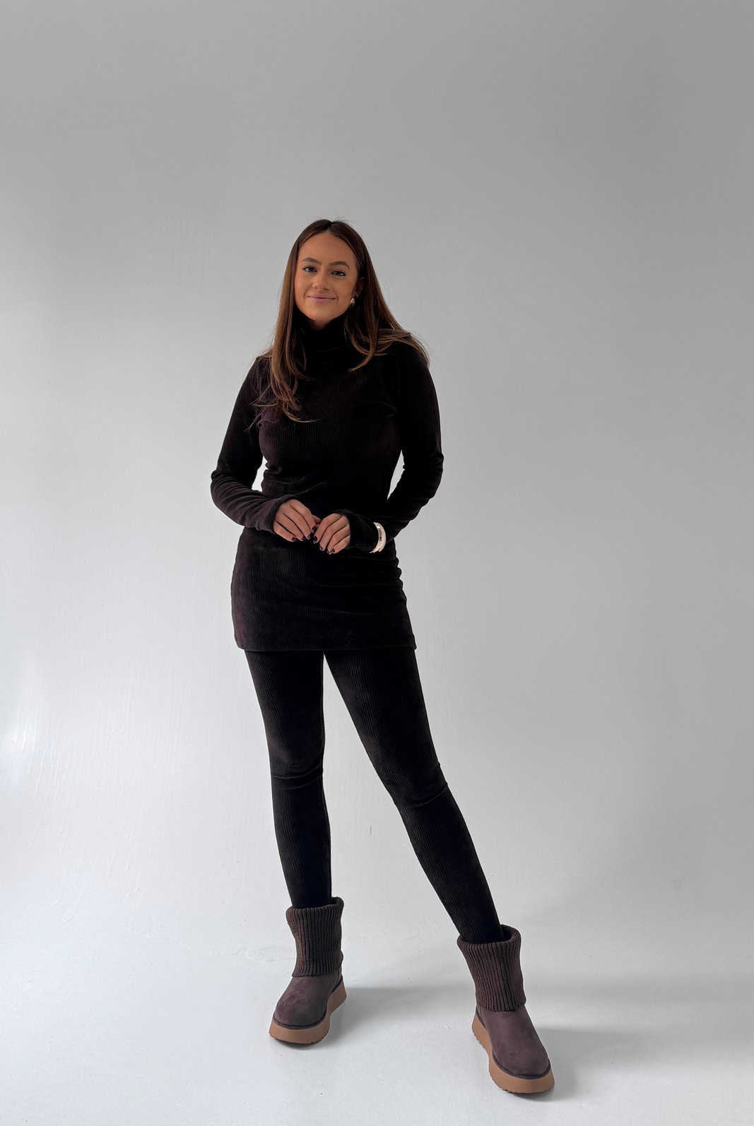 COMBO CONJUNTO COTELÊ CALÇA FUSô + MALHA ALONGADA COMBO CONJUNTO COTELÊ CALÇA FUSô + MALHA ALONGADA