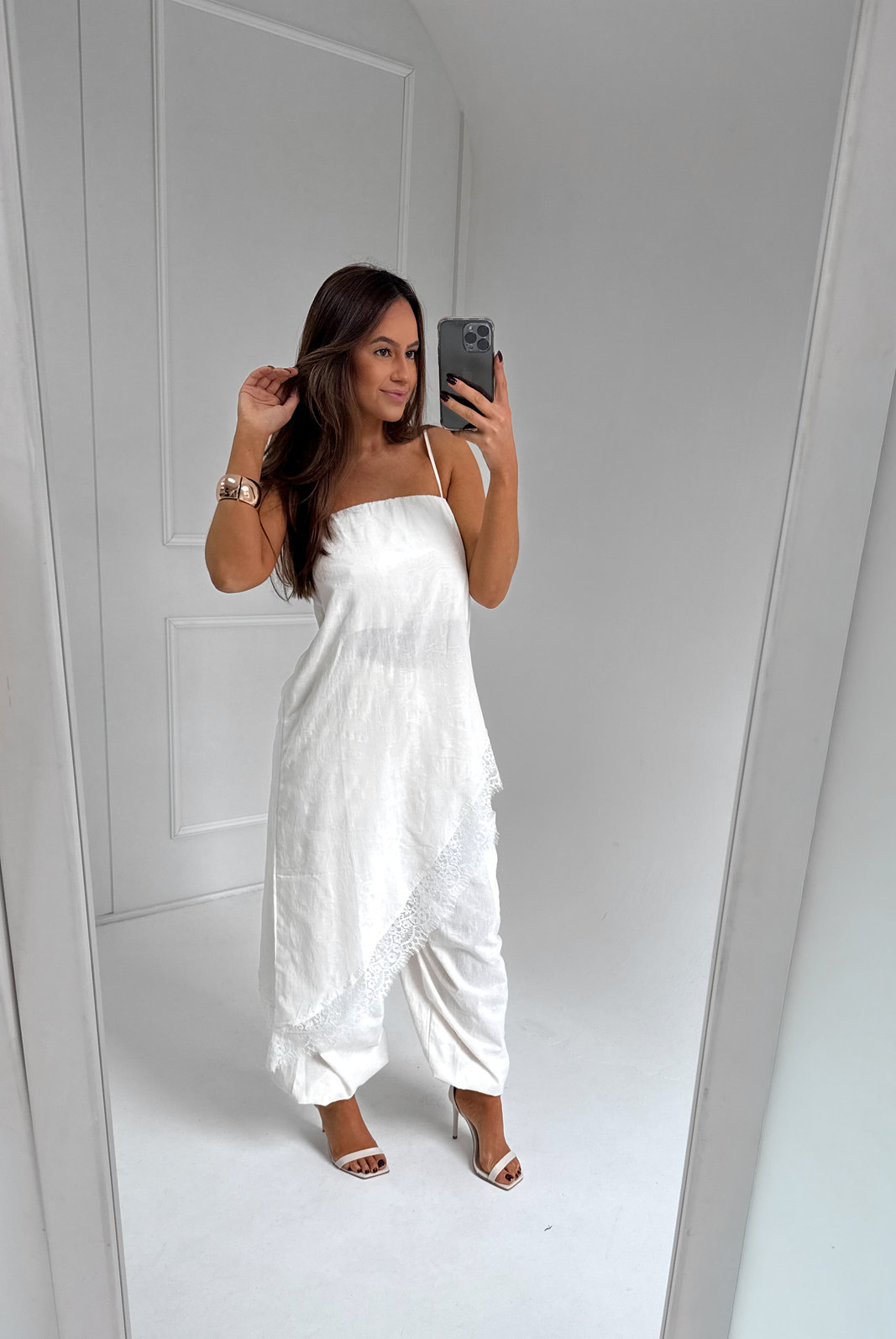 BLUSA DE ALÇA COM RENDA MANU BLUSA DE ALÇA COM RENDA MANU