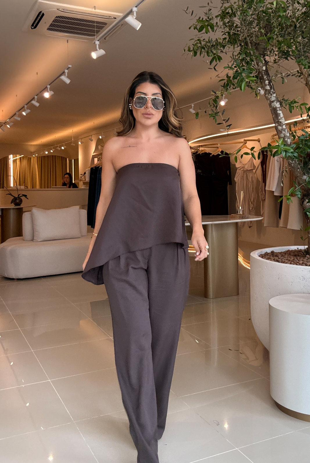 BLUSA AMPLA ASSIMÉTRICA SILVIA BLUSA AMPLA ASSIMÉTRICA SILVIA