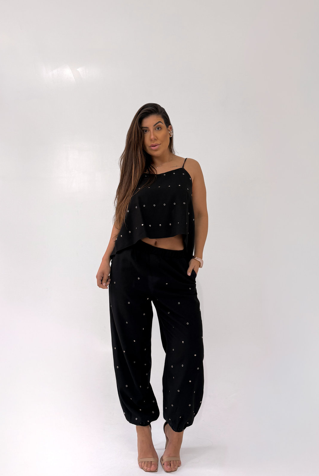 CALÇA JOGGER COM APLICAÇÕES ZAIA MY CALÇA JOGGER COM APLICAÇÕES ZAIA MY