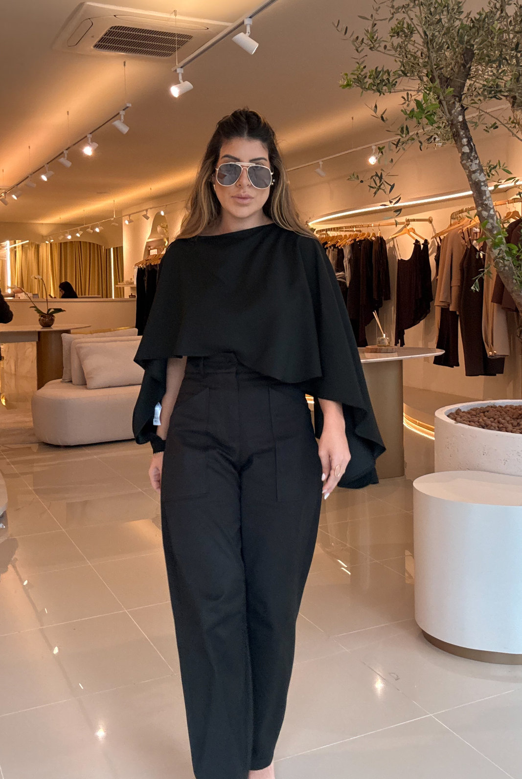BLUSA ASSIMETRICA FLUIDA AMÉLIA BO BLUSA ASSIMETRICA FLUIDA AMÉLIA BO