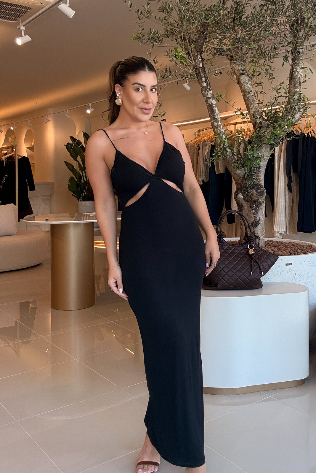 VESTIDO SUPER MIDI DE ALÇA THATI VESTIDO SUPER MIDI DE ALÇA THATI