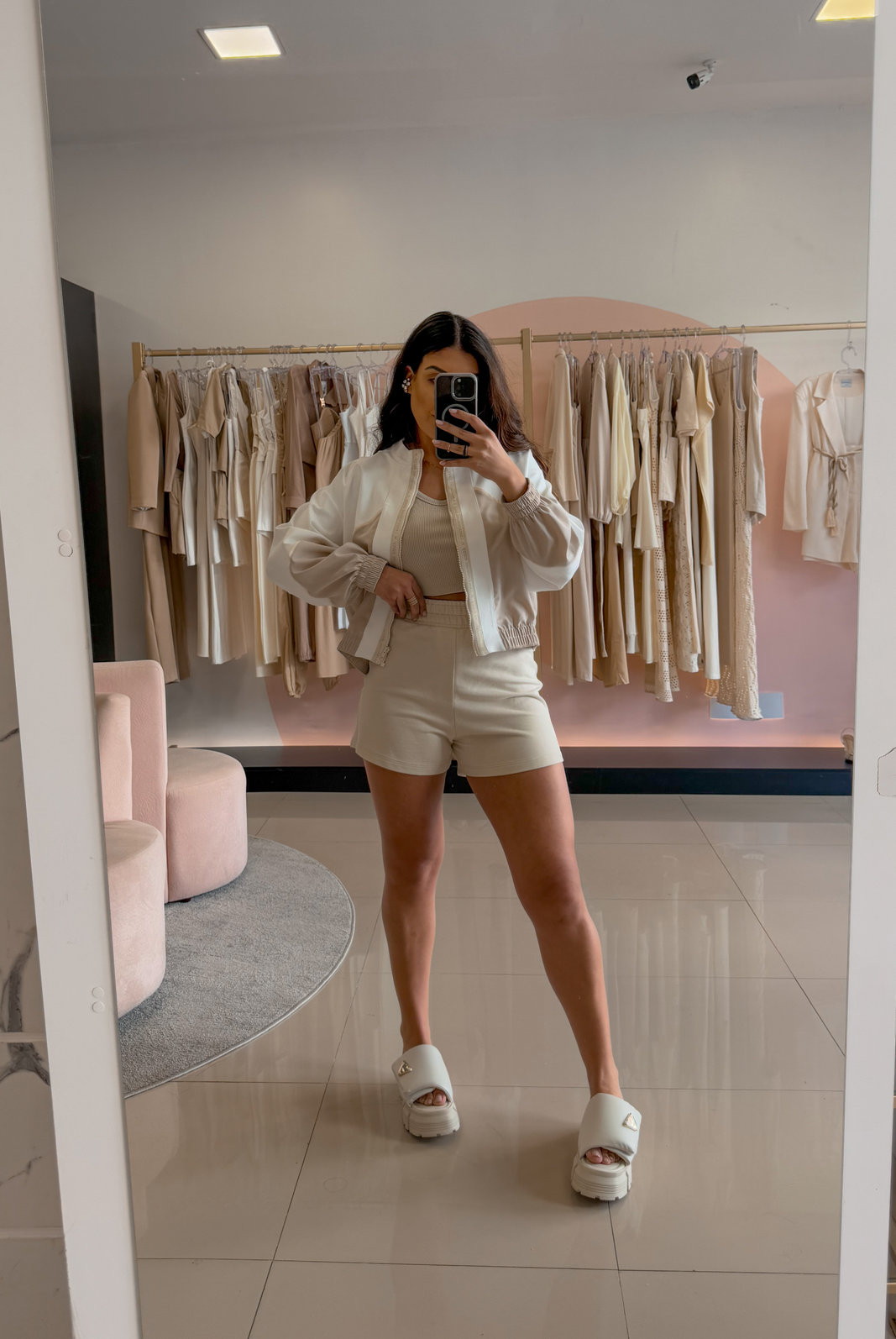 SHORT DE MOLETOM JANAINA LANÇA PERFUME SHORT DE MOLETOM JANAINA LANÇA PERFUME