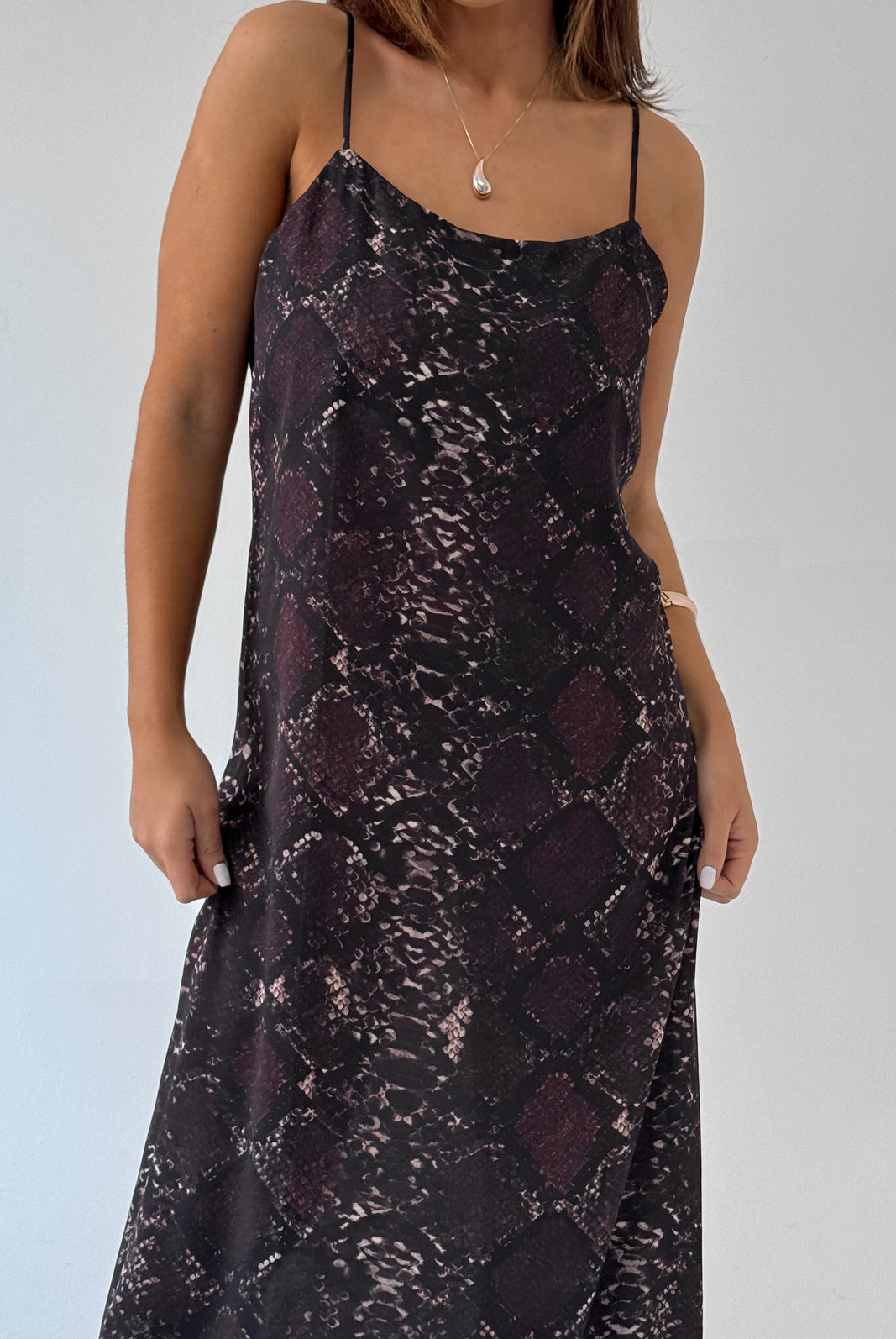 VESTIDO SUPER MIDI MARIA MYFT VESTIDO SUPER MIDI MARIA MYFT