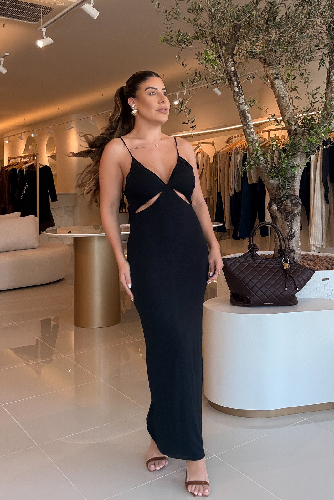 VESTIDO SUPER MIDI DE ALÇA THATI VESTIDO SUPER MIDI DE ALÇA THATI