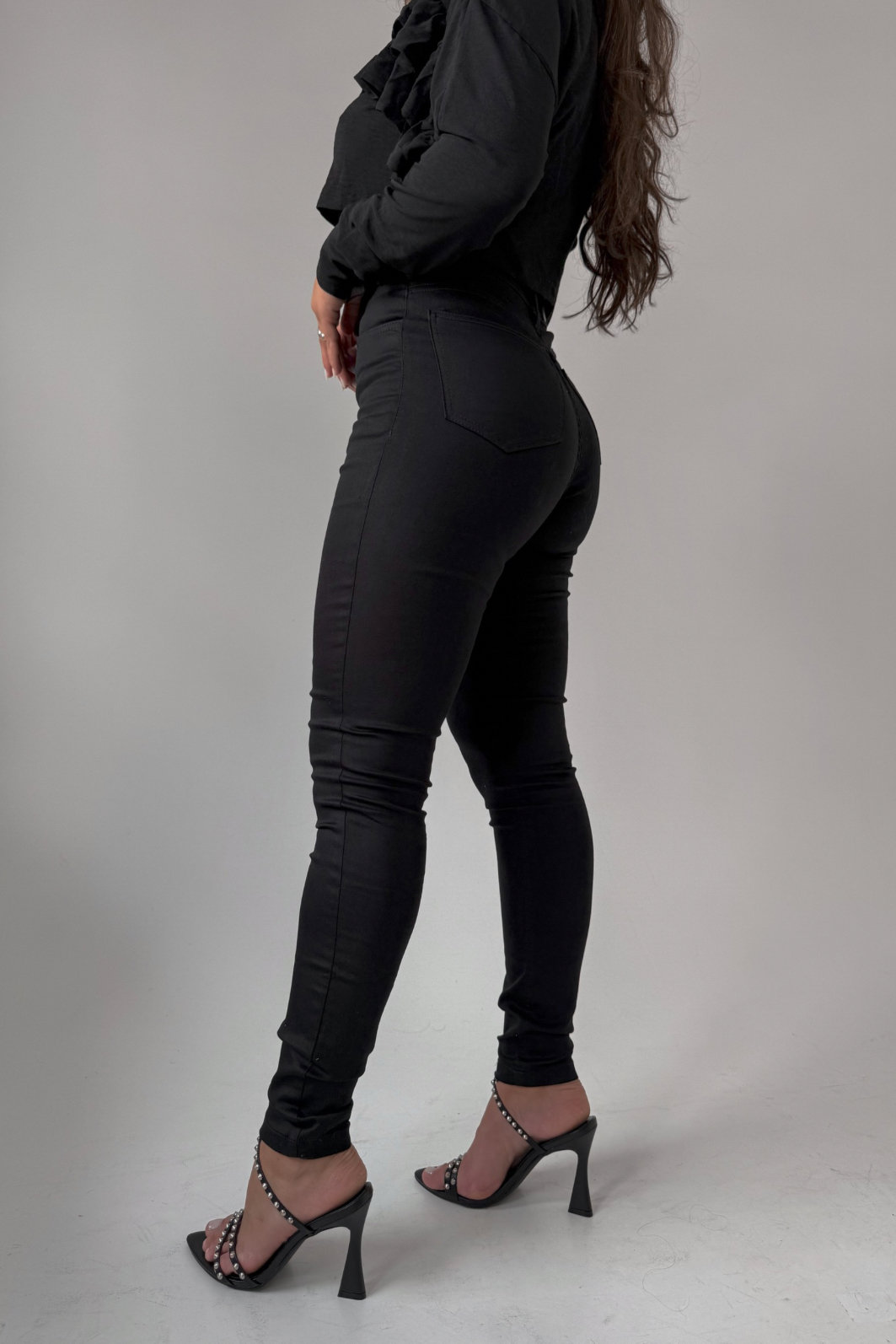 CALÇA JEANS SKINNY POWER COM ELASTANO PRETA NIAH CALÇA JEANS SKINNY POWER COM ELASTANO PRETA NIAH