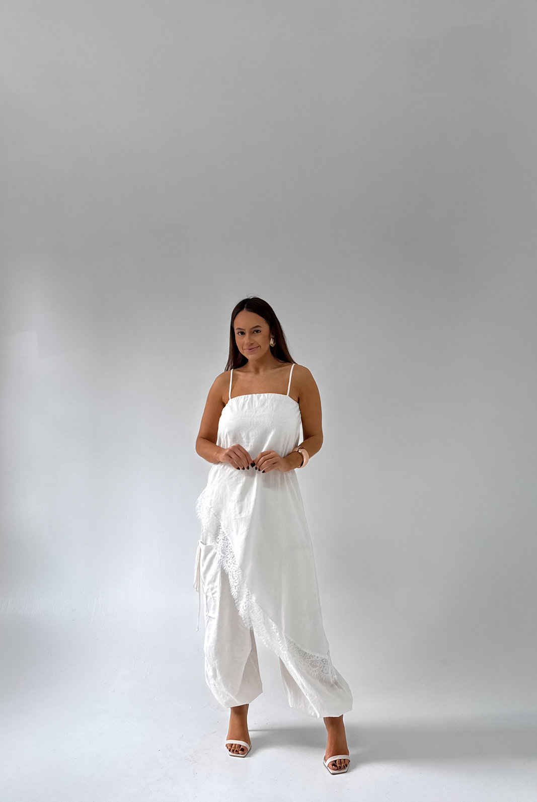 BLUSA DE ALÇA COM RENDA MANU BLUSA DE ALÇA COM RENDA MANU