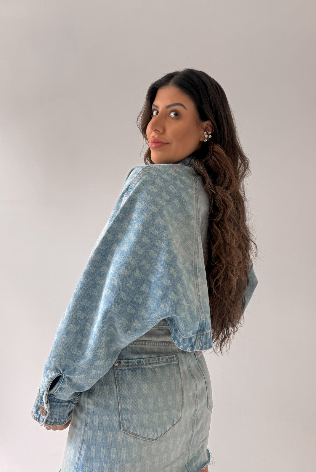 JAQUETA JEANS NATALIA LANÇA PERFUME JAQUETA JEANS NATALIA LANÇA PERFUME