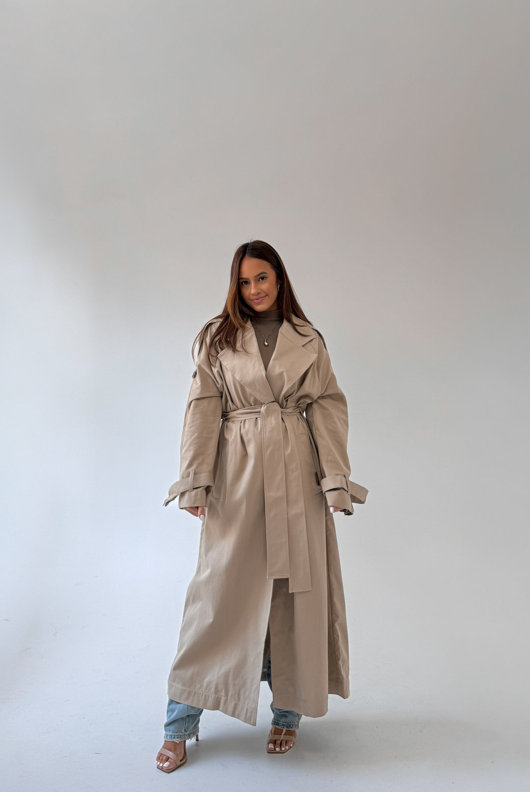 TRENCH COAT ALONGADO LESLY LANÇA PERFUME TRENCH COAT ALONGADO LESLY LANÇA PERFUME