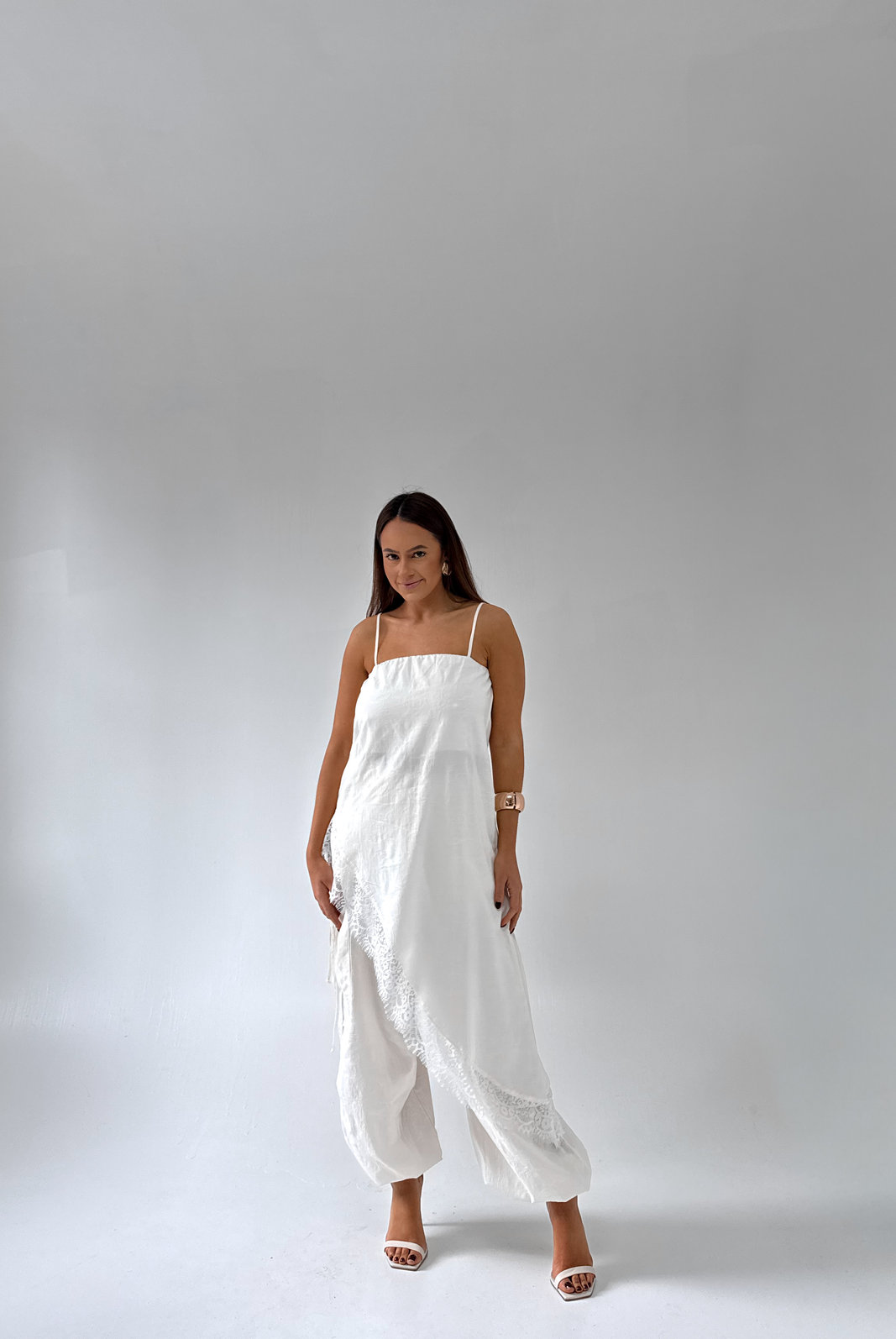 BLUSA DE ALÇA COM RENDA MANU BLUSA DE ALÇA COM RENDA MANU