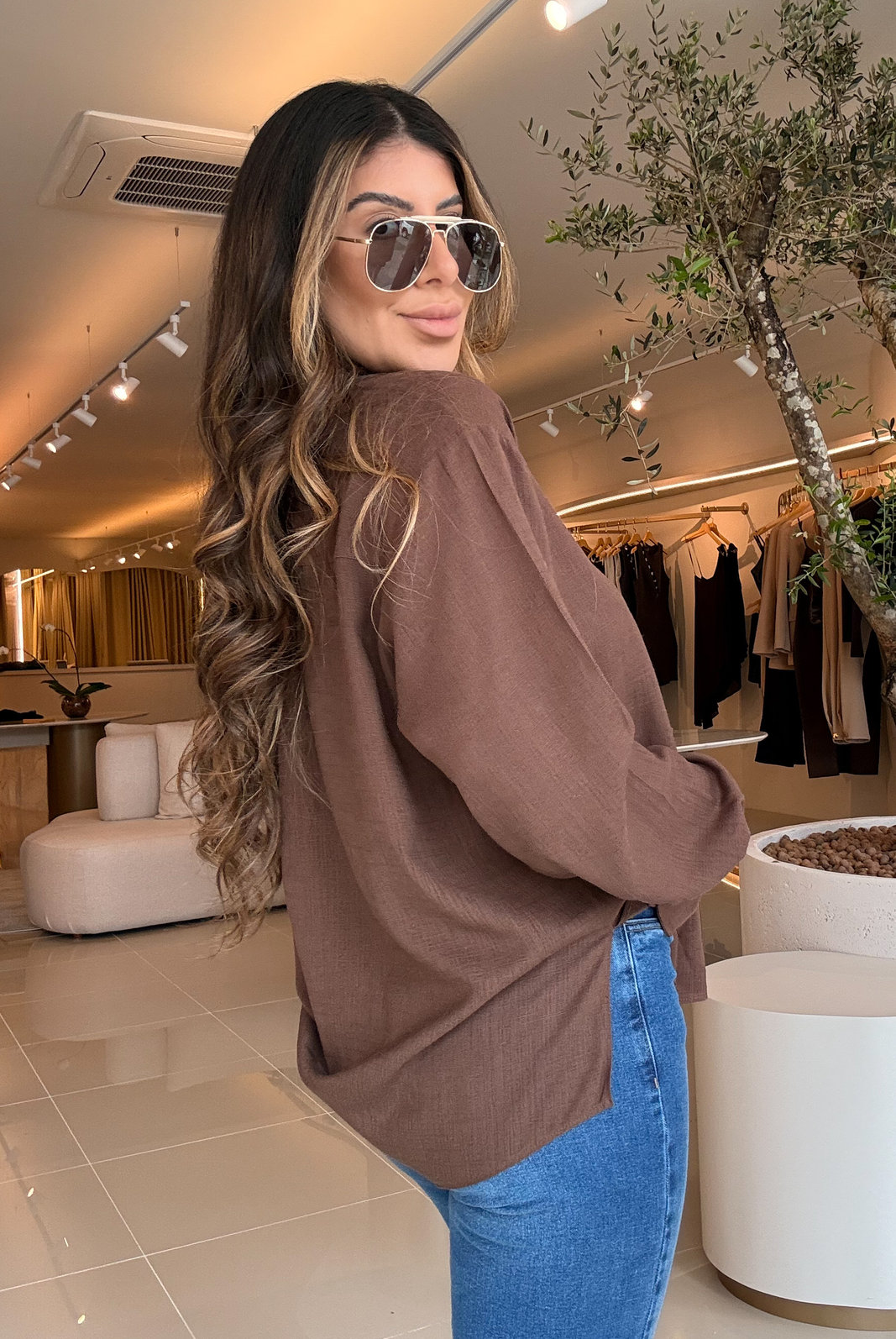 CAMISA OVERSIZED COM LINHO OLÍVIA CAMISA OVERSIZED COM LINHO OLÍVIA