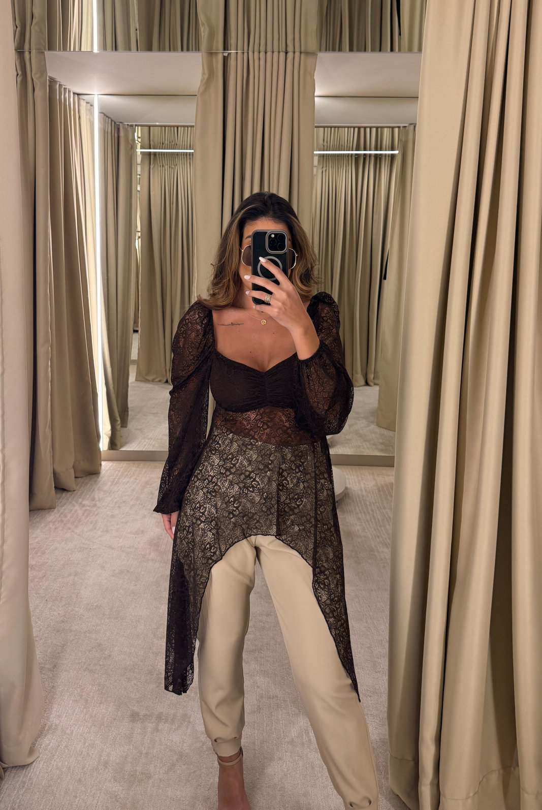 BLUSA ASSIMETRICA DE RENDA LUANA BLUSA ASSIMETRICA DE RENDA LUANA
