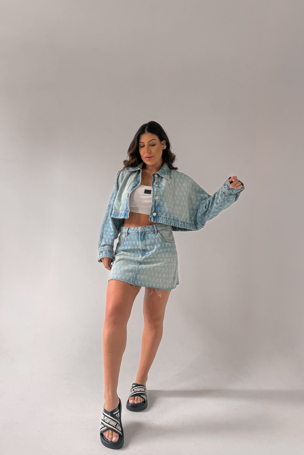 JAQUETA JEANS NATALIA LANÇA PERFUME JAQUETA JEANS NATALIA LANÇA PERFUME