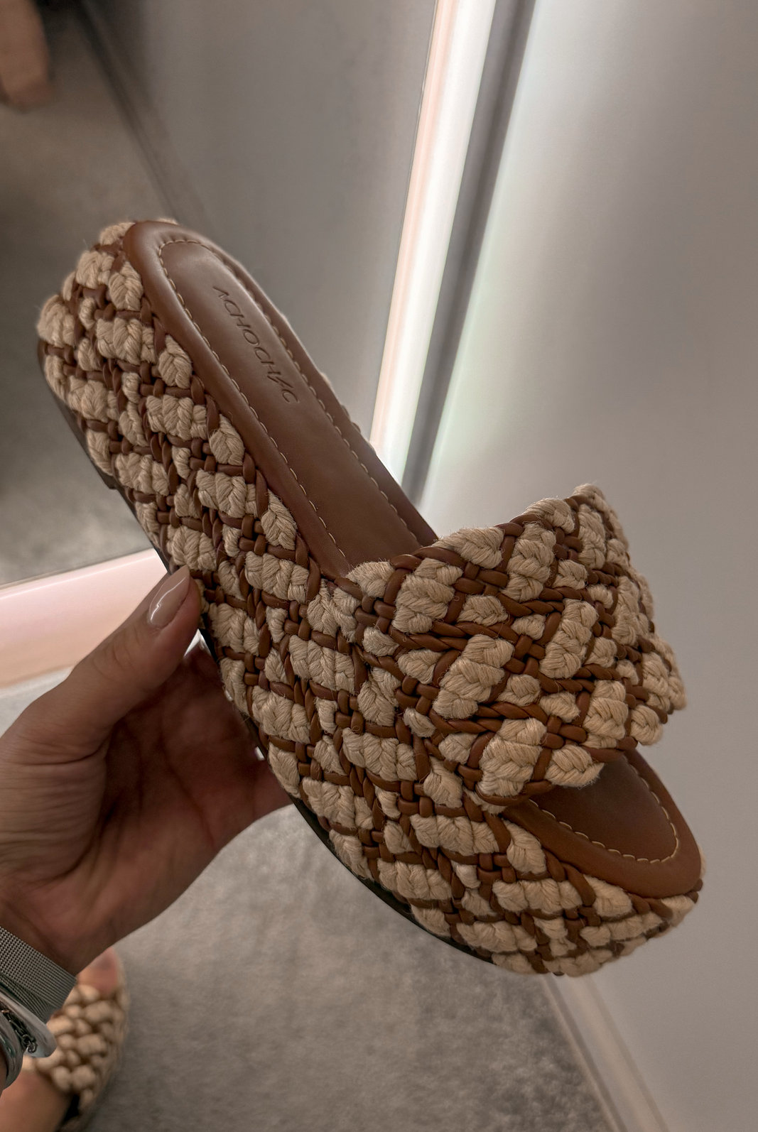 FLAT AURORA FLAT AURORA