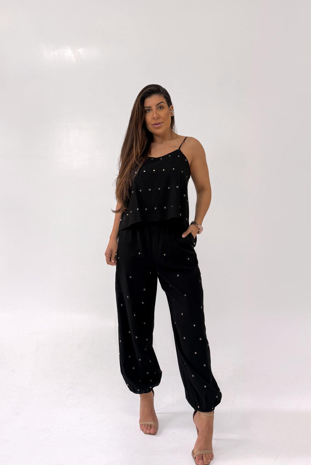 CALÇA JOGGER COM APLICAÇÕES ZAIA MY CALÇA JOGGER COM APLICAÇÕES ZAIA MY