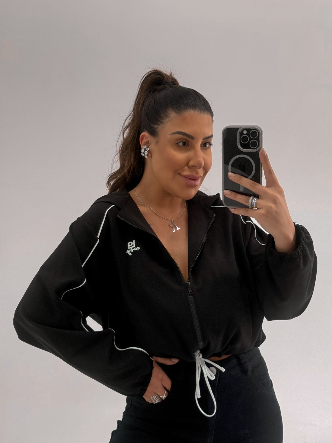 JAQUETA BOMBER JHENNY LANÇA PERFUME JAQUETA BOMBER JHENNY LANÇA PERFUME