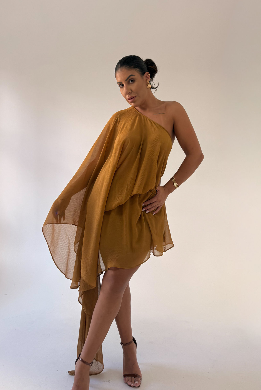 VESTIDO OMBRO UNICO ASSIMETRICO SUSAN VESTIDO OMBRO UNICO ASSIMETRICO SUSAN