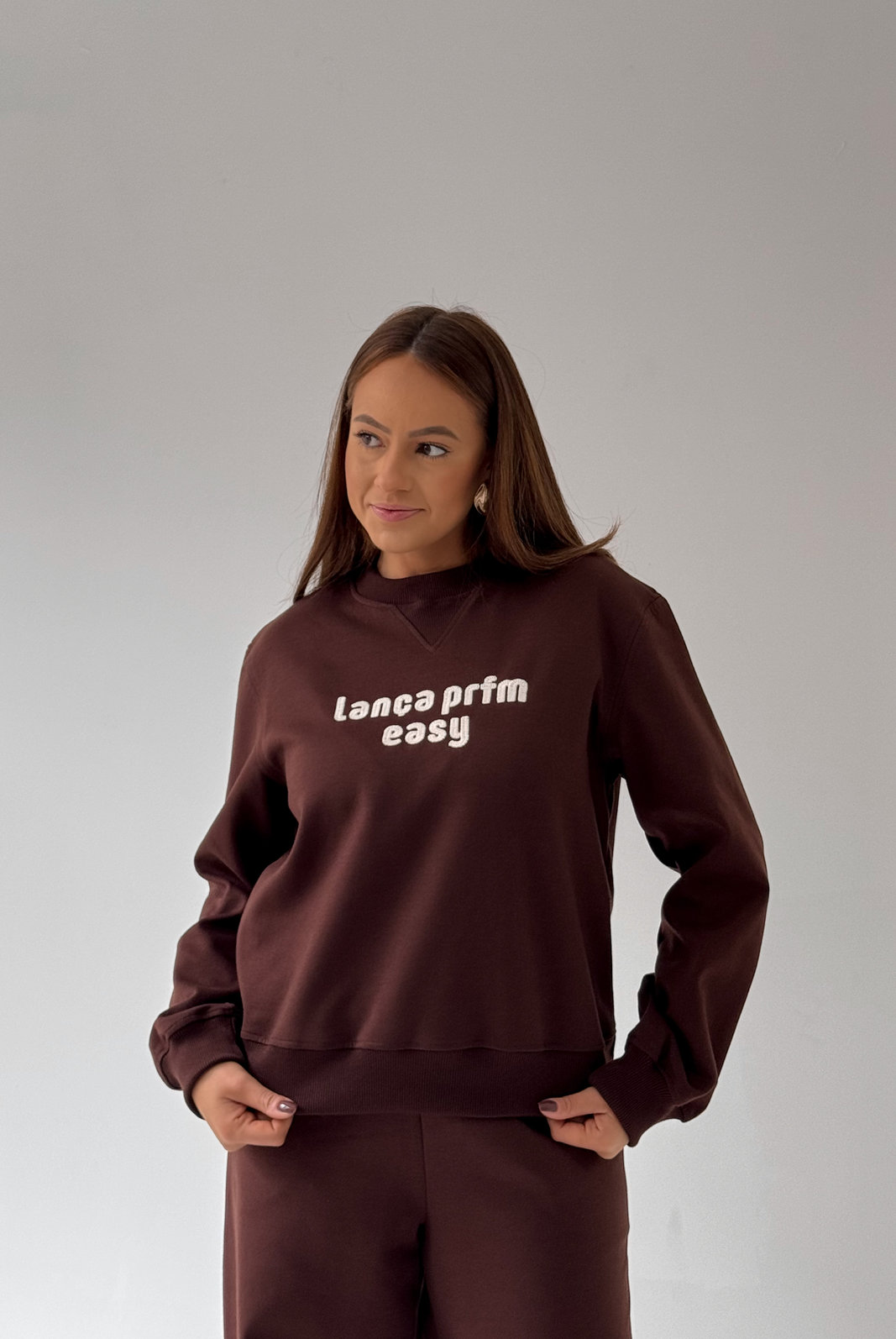 MOLETOM OVERSIZED SUZAN LANÇA PERFUME MOLETOM OVERSIZED SUZAN LANÇA PERFUME