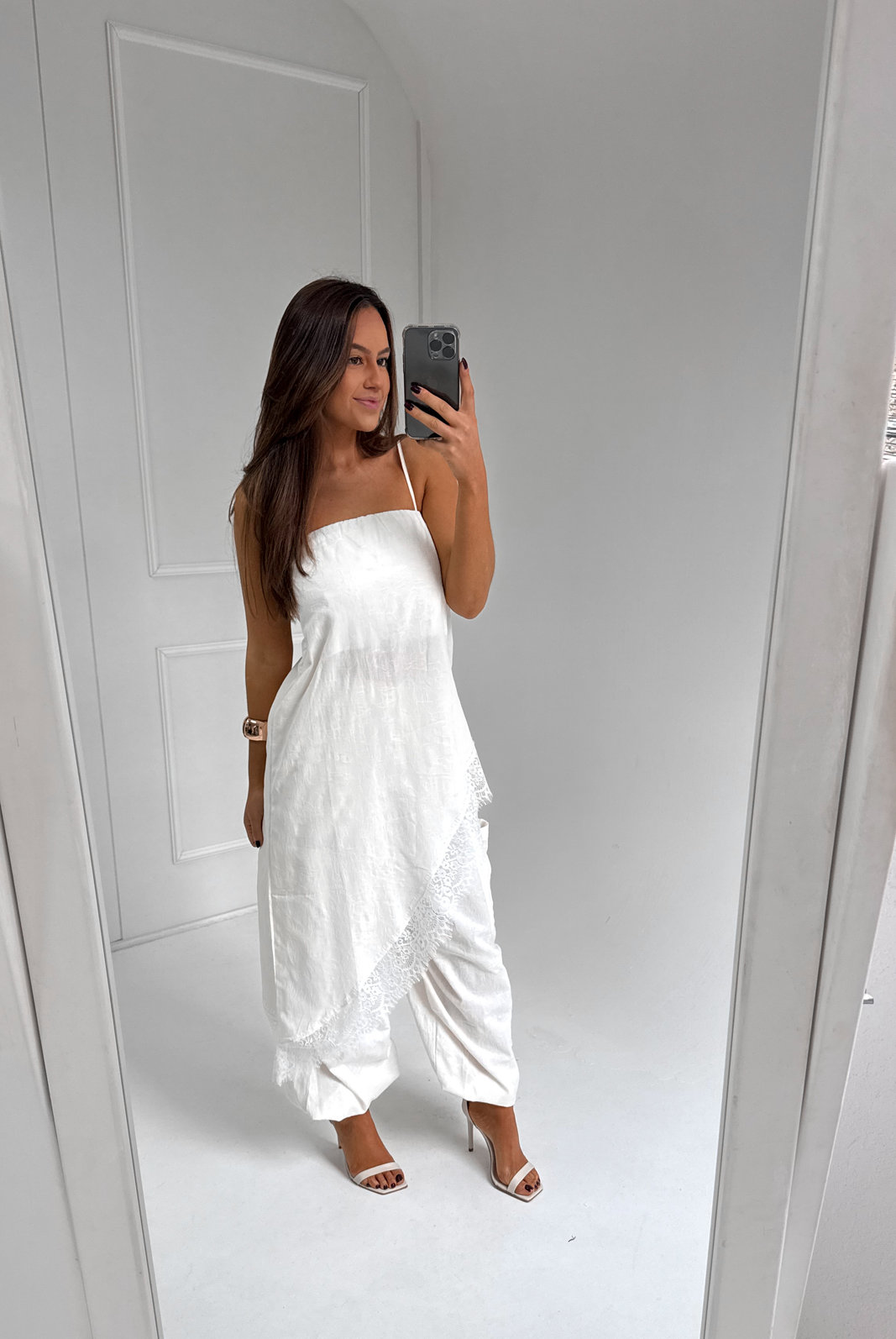BLUSA DE ALÇA COM RENDA MANU BLUSA DE ALÇA COM RENDA MANU