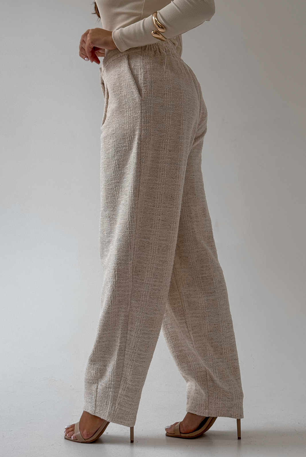 CALÇA BALLOON EM TWEED MALENA LANÇA PERFUME CALÇA BALLOON EM TWEED MALENA LANÇA PERFUME