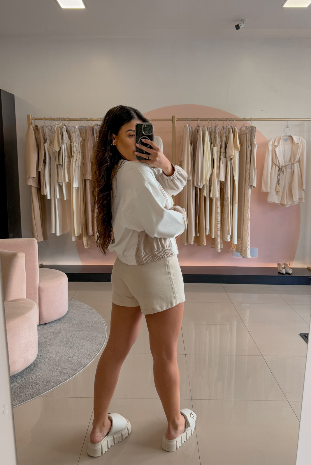 SHORT DE MOLETOM JANAINA LANÇA PERFUME SHORT DE MOLETOM JANAINA LANÇA PERFUME