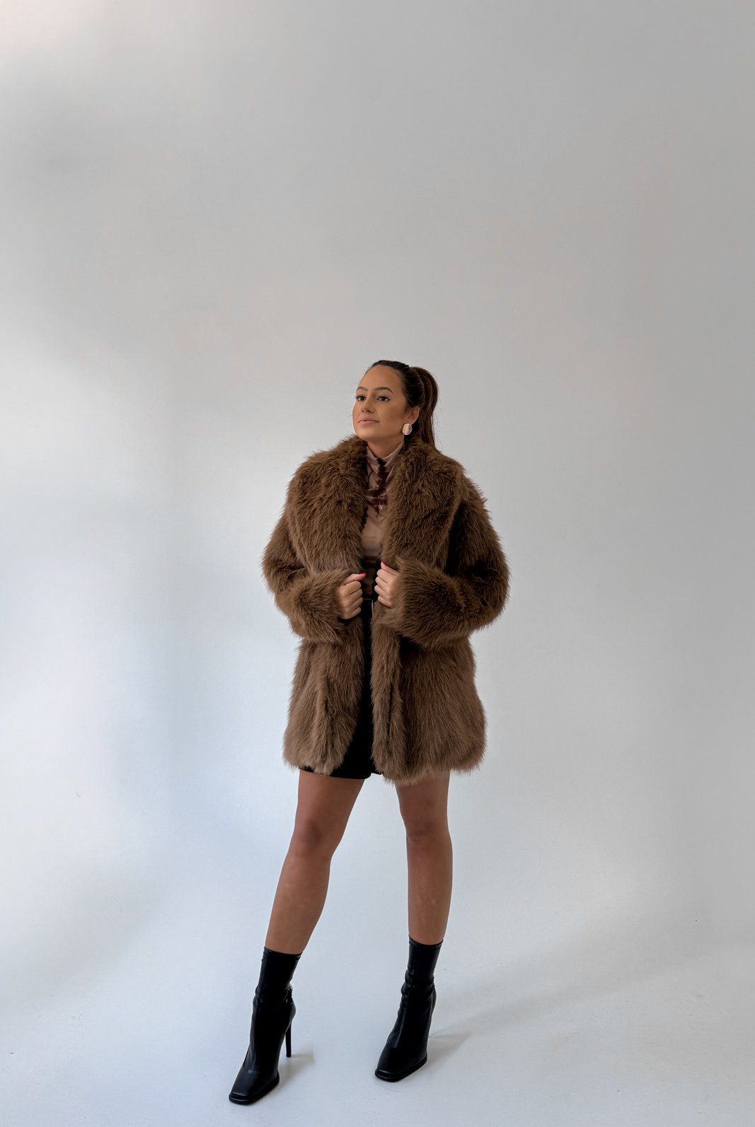 CASACO OVERSIZED DE PELO JADE CASACO OVERSIZED DE PELO JADE