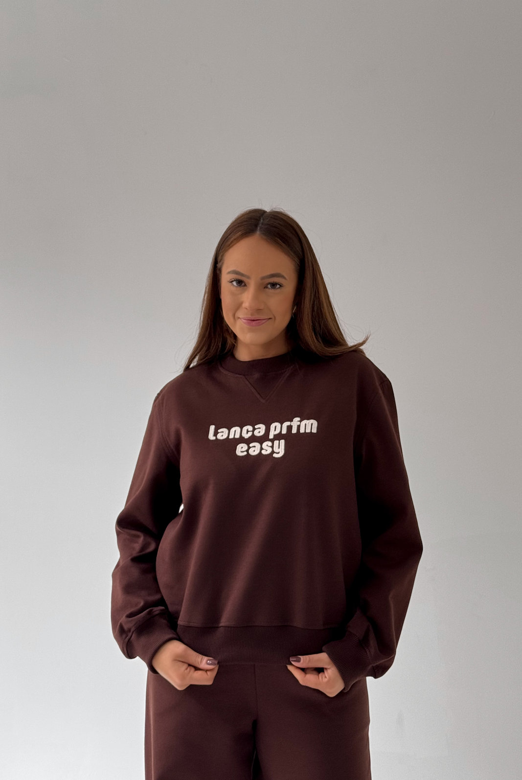 MOLETOM OVERSIZED SUZAN LANÇA PERFUME MOLETOM OVERSIZED SUZAN LANÇA PERFUME