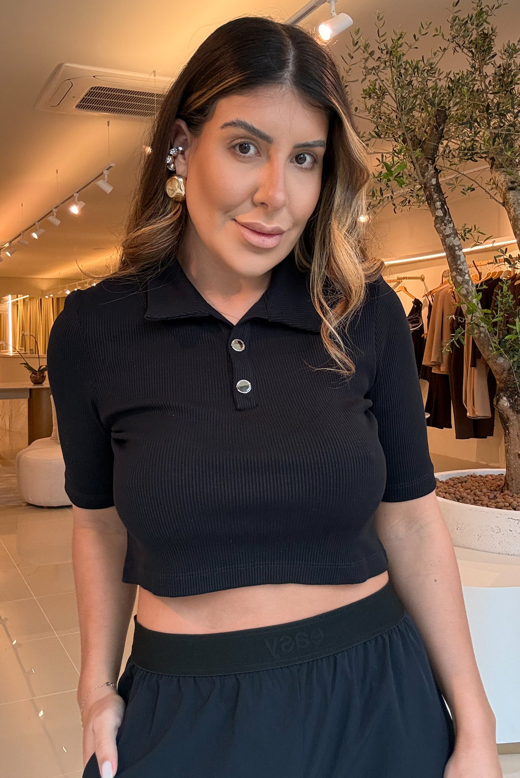 BLUSA GOLA POLO CROPPED ELAINE LANÇA PERFUME BLUSA GOLA POLO CROPPED ELAINE LANÇA PERFUME
