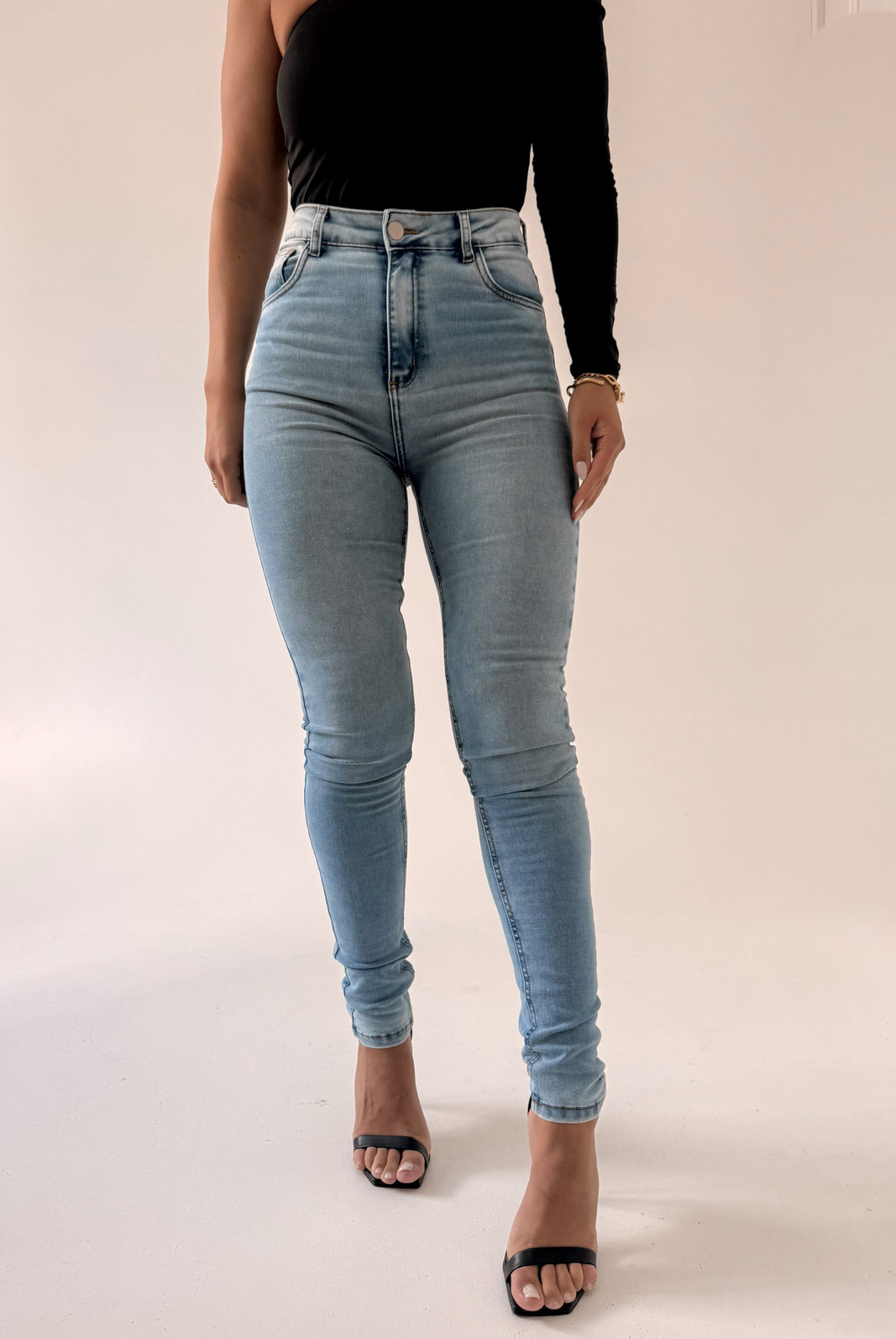 CALÇA JEANS SKINNY ULTRA POWER COM SUPER ELASTANO BRENDA NIAH CALÇA JEANS SKINNY ULTRA POWER COM SUPER ELASTANO BRENDA NIAH