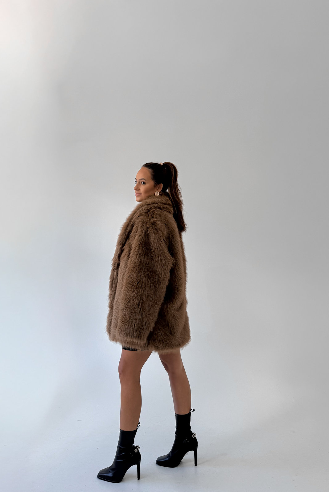 CASACO OVERSIZED DE PELO JADE CASACO OVERSIZED DE PELO JADE