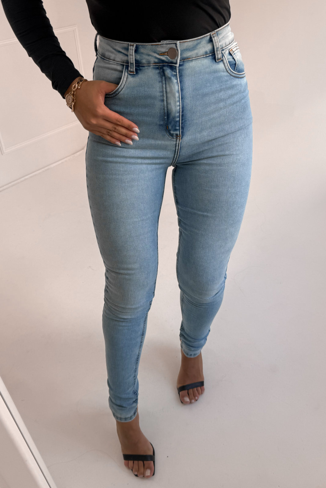 CALÇA JEANS SKINNY ULTRA POWER COM SUPER ELASTANO BRENDA NIAH CALÇA JEANS SKINNY ULTRA POWER COM SUPER ELASTANO BRENDA NIAH
