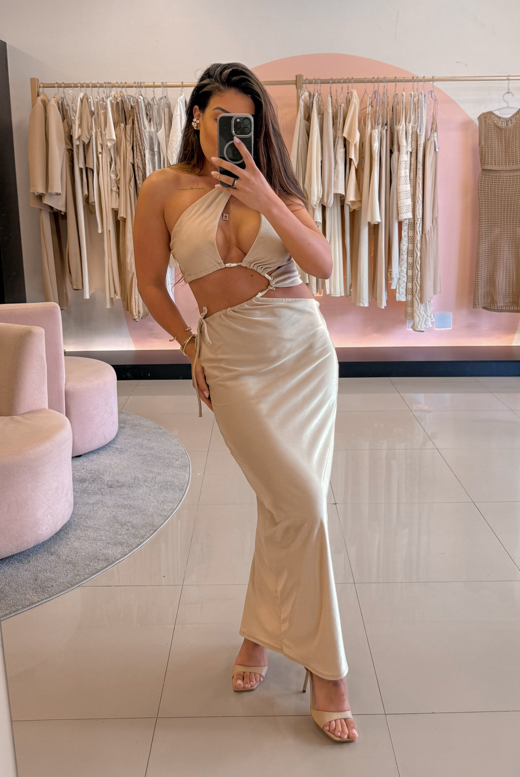 VESTIDO OMBRO UNICO LÚCIA MYFT VESTIDO OMBRO UNICO LÚCIA MYFT