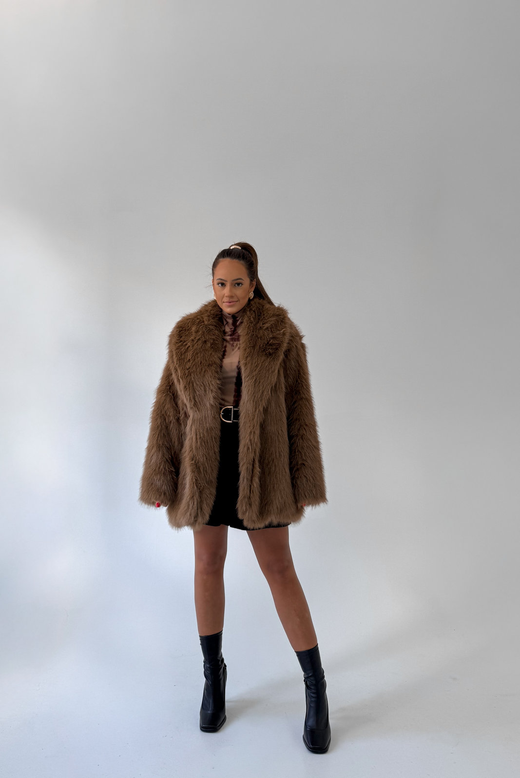 CASACO OVERSIZED DE PELO JADE CASACO OVERSIZED DE PELO JADE