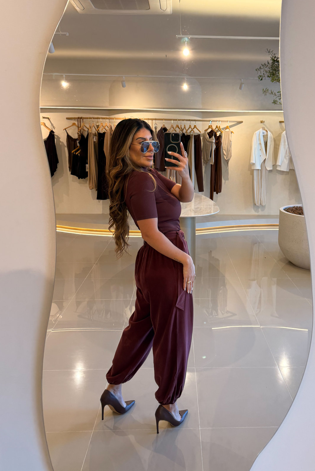 CALÇA JOGGING COM FAIXA ALANA LANÇA PERFUME CALÇA JOGGING COM FAIXA ALANA LANÇA PERFUME