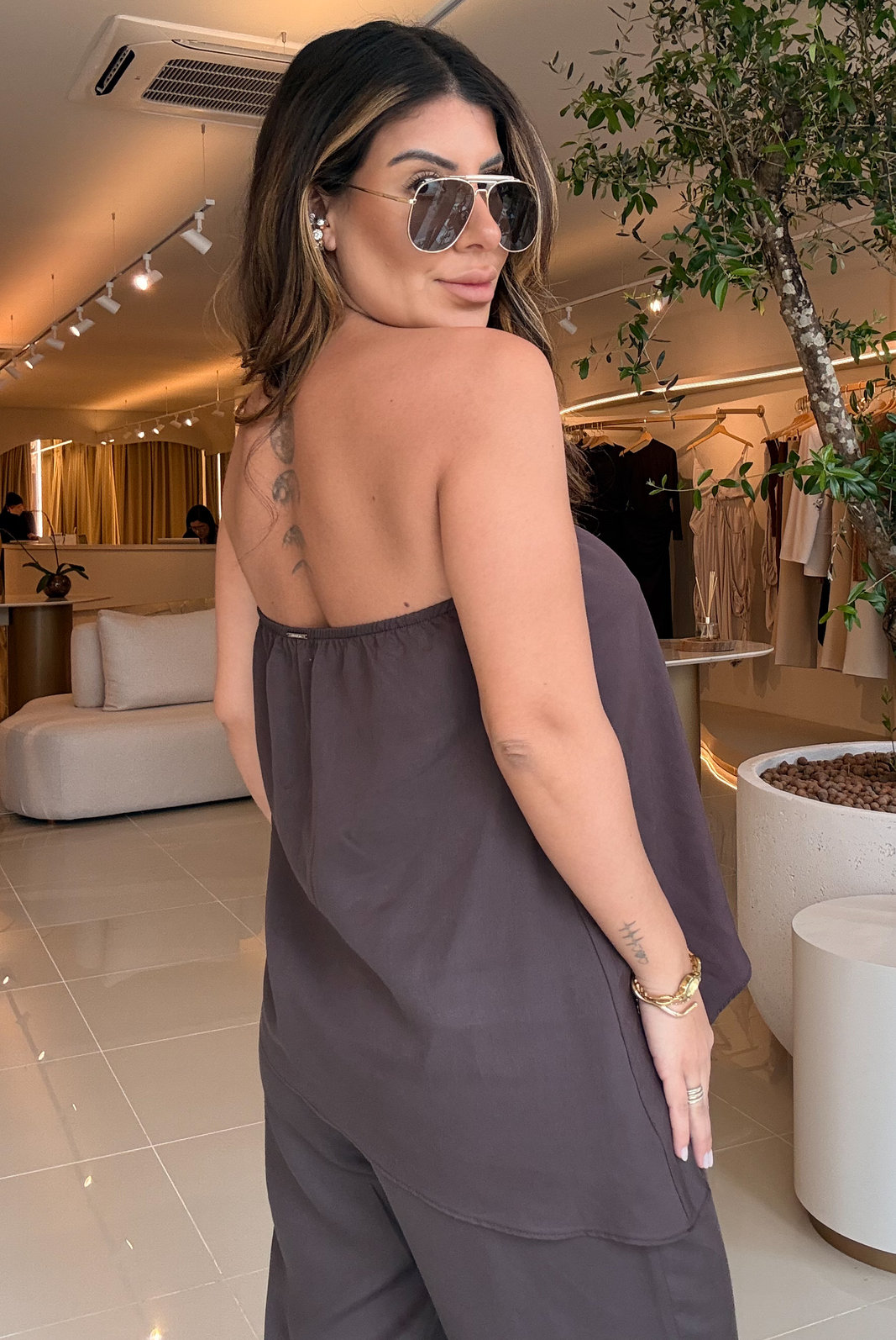 BLUSA AMPLA ASSIMÉTRICA SILVIA BLUSA AMPLA ASSIMÉTRICA SILVIA