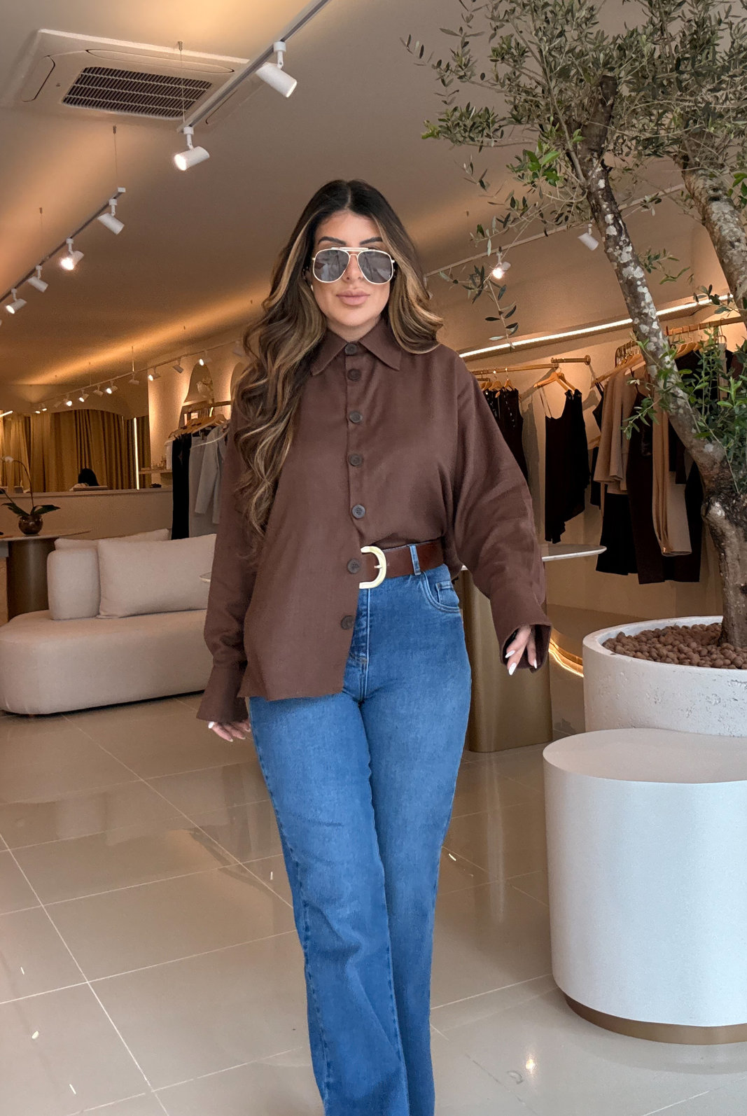 CAMISA OVERSIZED COM LINHO OLÍVIA CAMISA OVERSIZED COM LINHO OLÍVIA