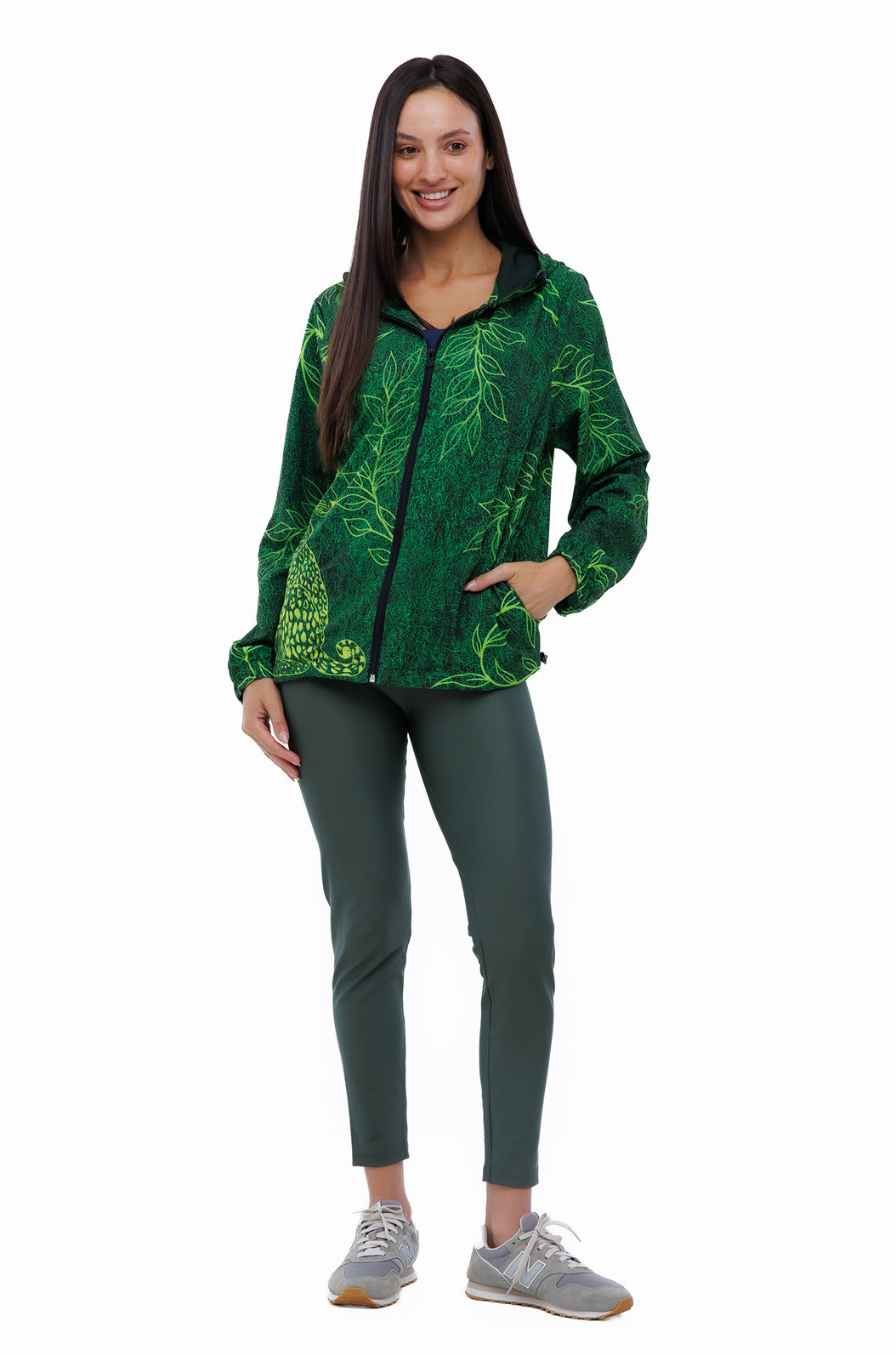 Jaqueta Corta Vento Ecoventura Estampada Bandeira do Brasil Araras Tucano