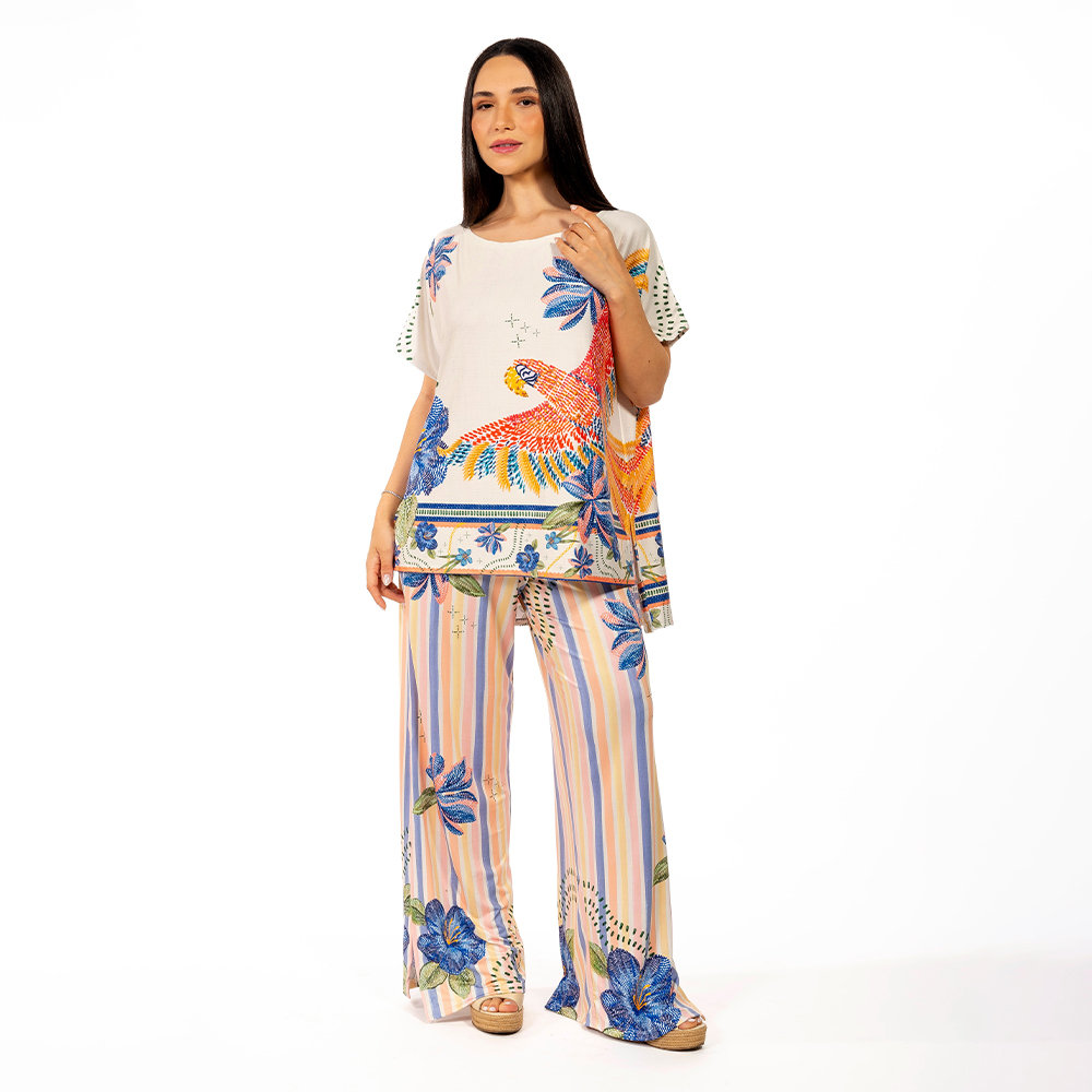 Blusa Fluid Conceito Estampada Pássaros e Flores Bordado