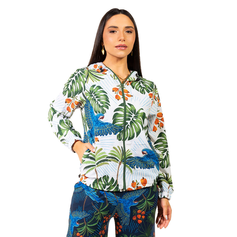 Jaqueta Corta Vento Ecoventura Estampada Arara Bordado Barra Fundo Azul