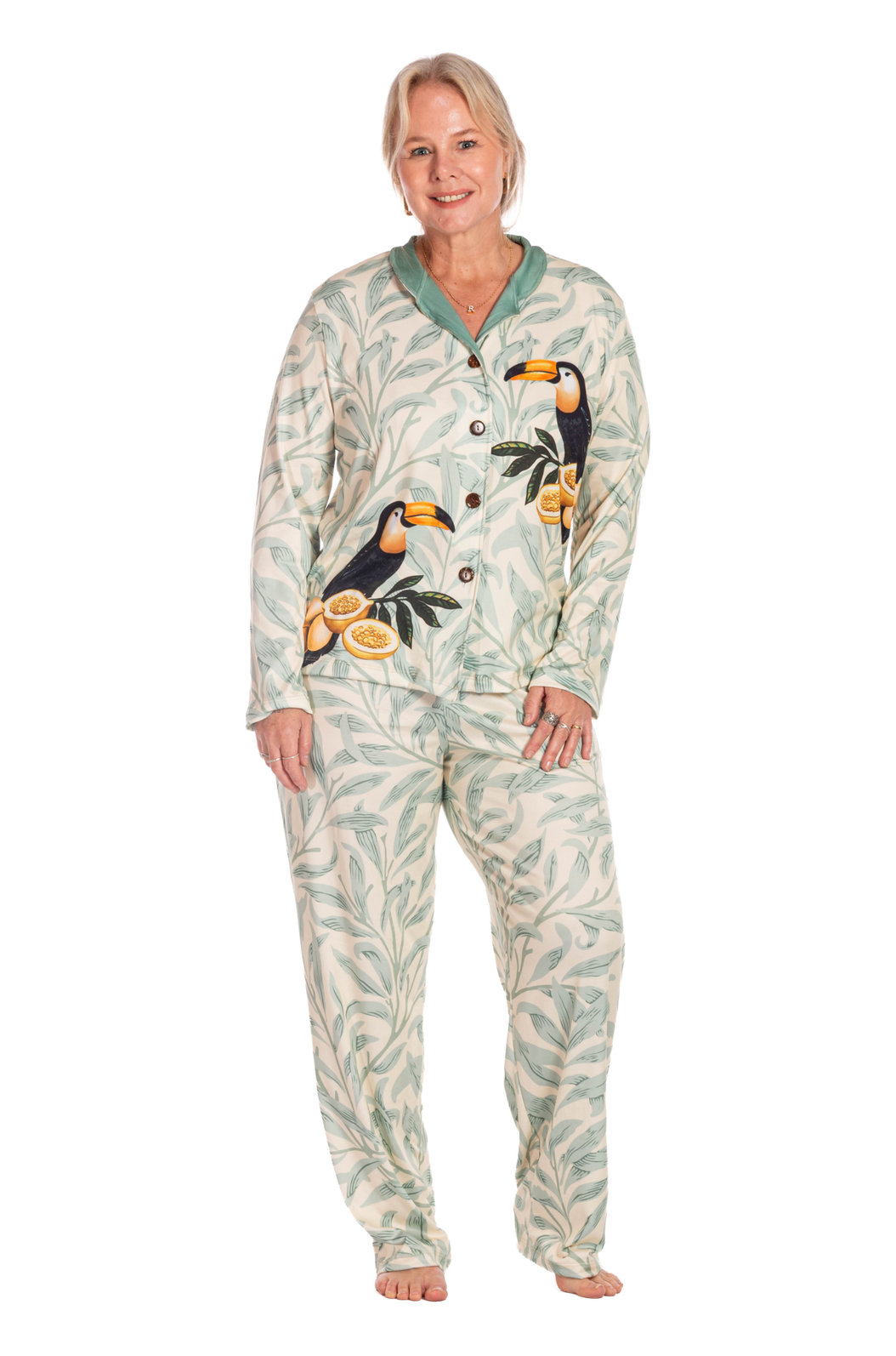 Pijama Feminino Manga Longa Americano Estampado Tucano Maracuja Folhas Pijama Feminino Manga Longa Americano Estampado Tucano Maracuja Folhas