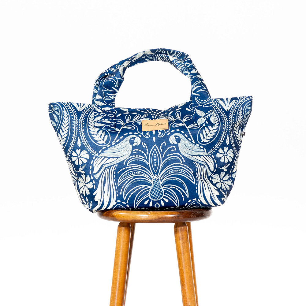 Bolsa Praia New Estampada Araras Bordado Fundo Off