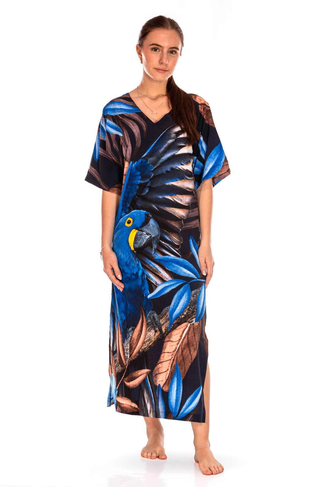 Vestido Feminino Kaftan Atena Estampado Arara Tons Azul e Marrom Vestido Feminino Kaftan Atena Estampado Arara Tons Azul e Marrom