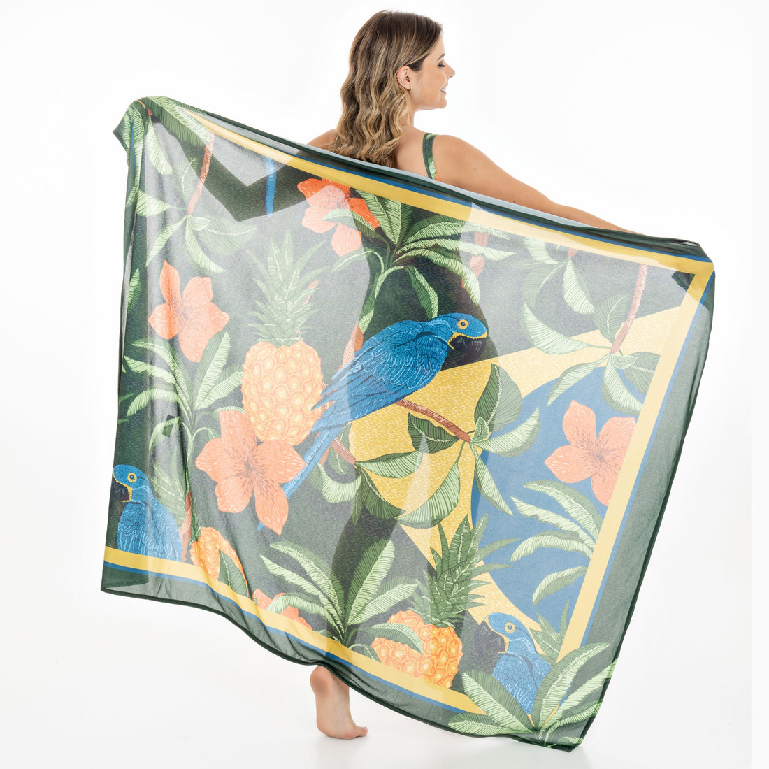 Canga Estampada Arara Bandeira Escura Brasil Canga Estampada Arara Bandeira Escura Brasil