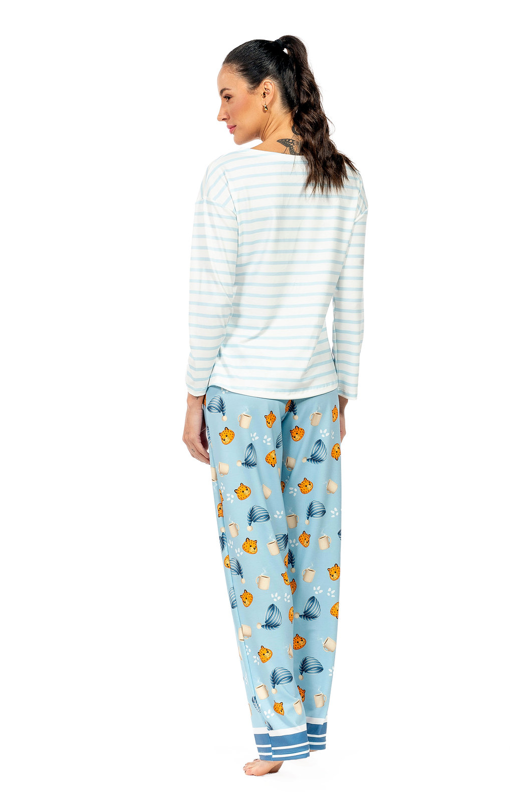 Pijama Feminino Manga Longa Adulto Estampado Capivara Pantufa e Café Pijama Feminino Manga Longa Adulto Estampado Capivara Pantufa e Café