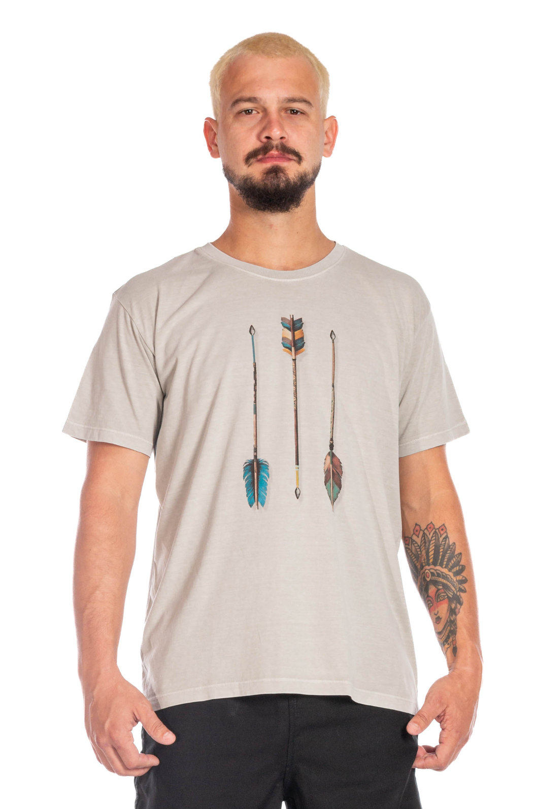 Camiseta Estonada Cinza Claro Estampada Flechas Indigenas Camiseta Estonada Cinza Claro Estampada Flechas Indigenas