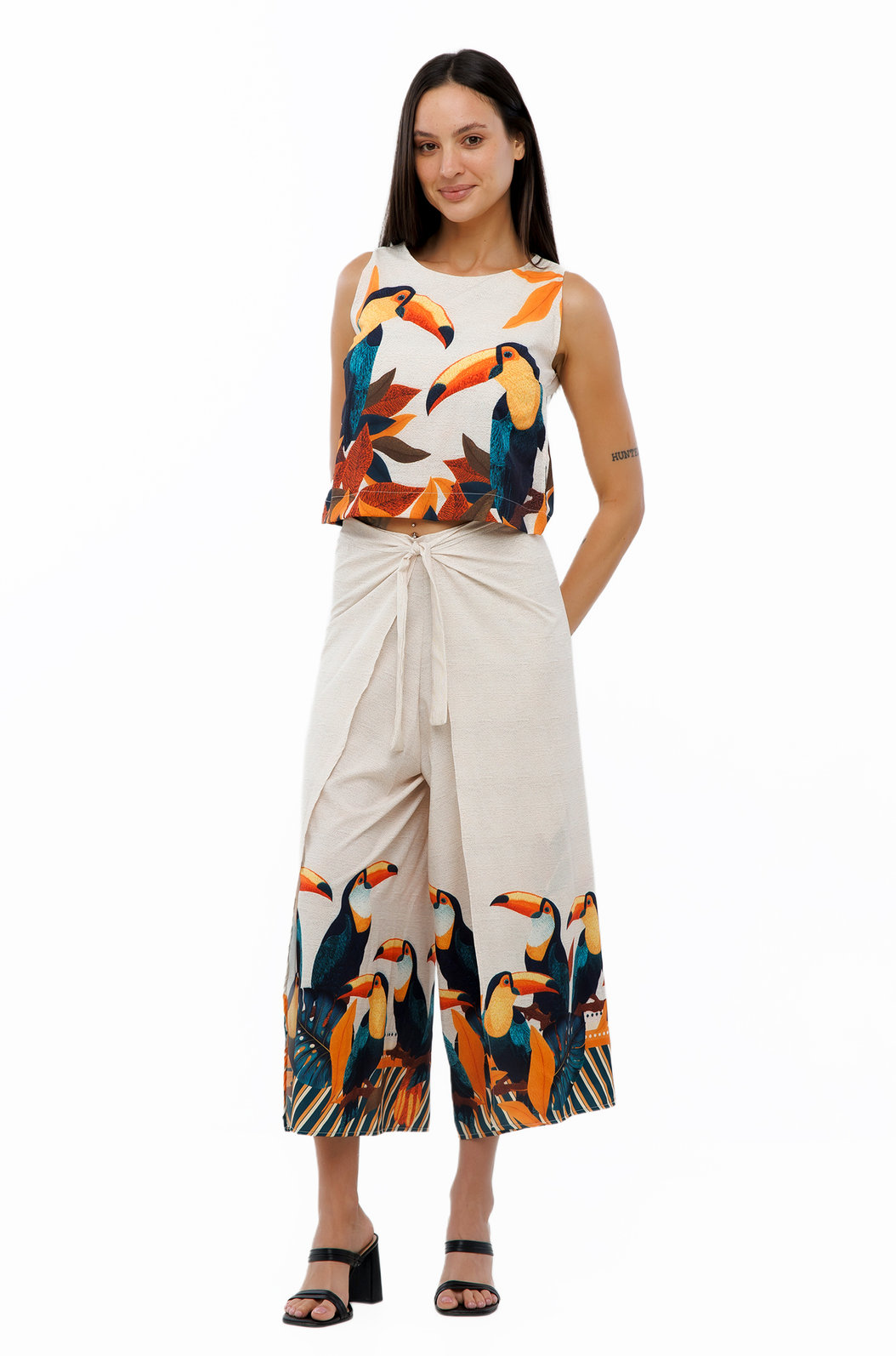Calça Feminina Transpassada Estampada Tucanos Tela Bordada